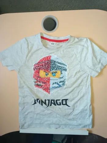T-shirt Ninjago Lego H&M à paillettes 5 6  ans 110 116 cm