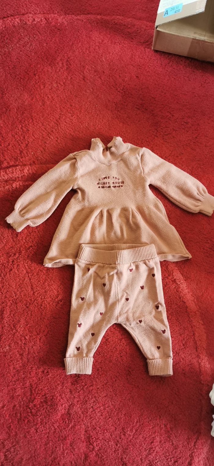 Lot vêtements fille 6 mois - photo numéro 2