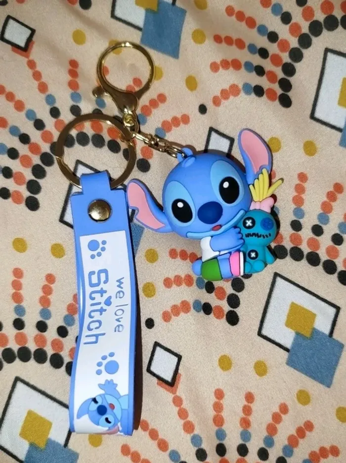 Porte clé neuf modèle stitch
