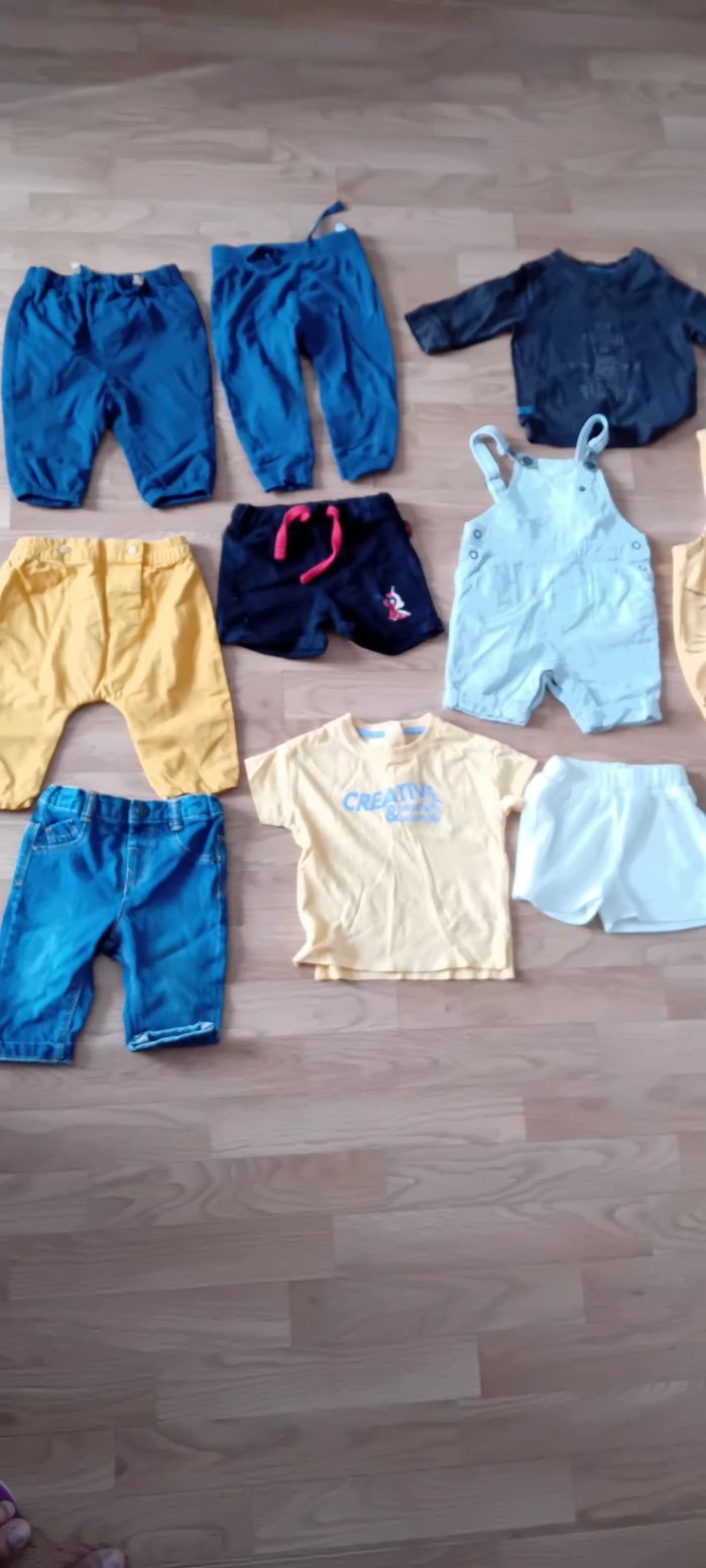 Lot de vêtements 8 - photo numéro 2