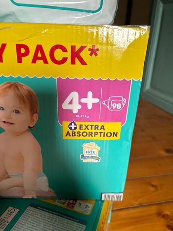 Couches Pampers baby dry
