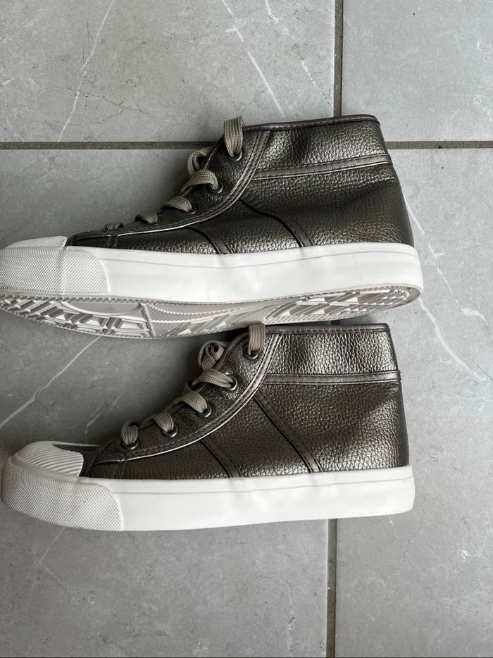 Chaussure - photo numéro 2