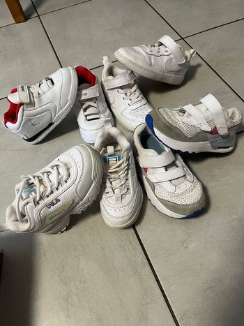 Lot 4 paires de chaussures fille