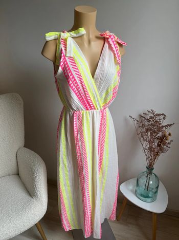 Robe tendance avec noeuds