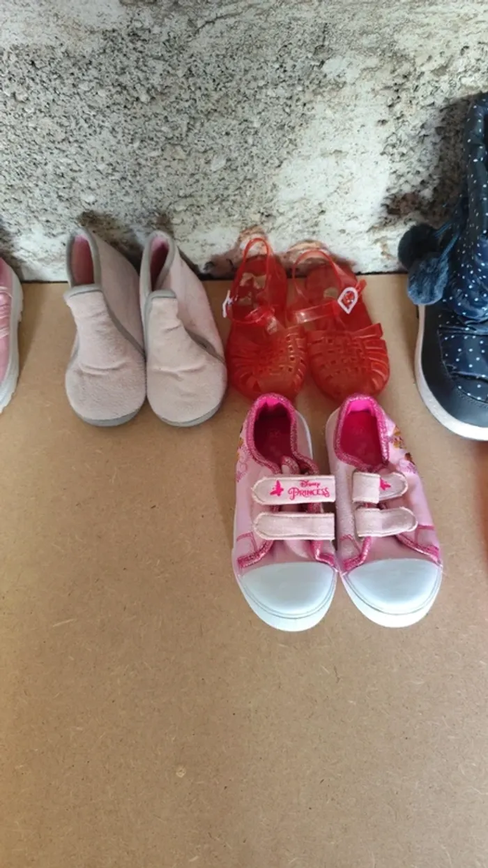 Lots de chaussures et chaussons - photo numéro 4