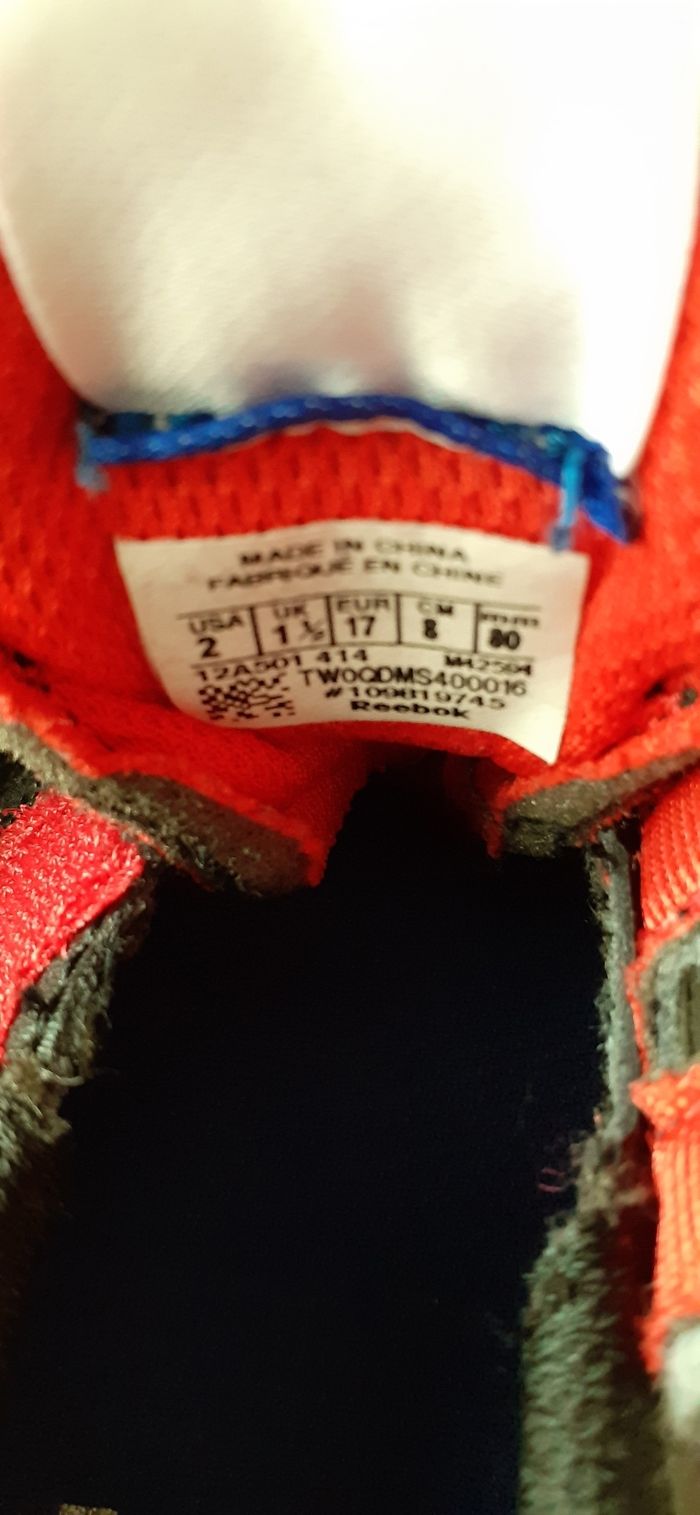 Une paire de basket pointure 17 - photo numéro 5