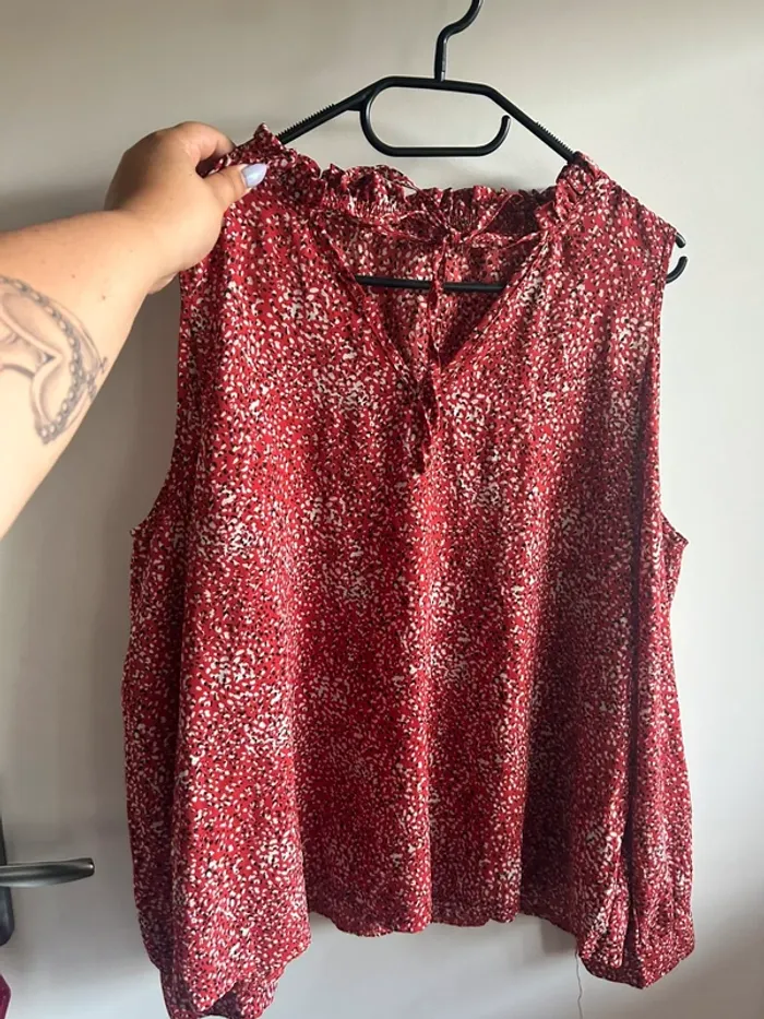 Blouse épaules ajourées taille L neuve - photo numéro 4