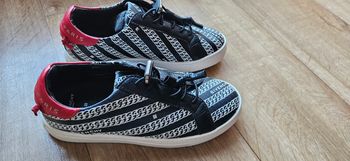 Basket givenchy neuf taille 33