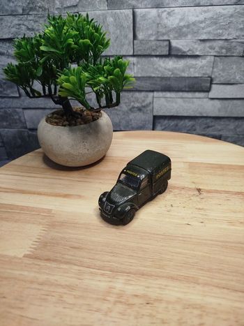 Voiture camionnette Citroën 2CV 