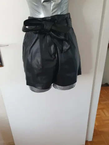 Short taille haute simili cuir