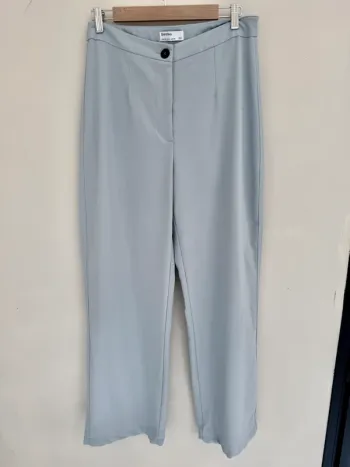 Pantalon bershka bleu ciel