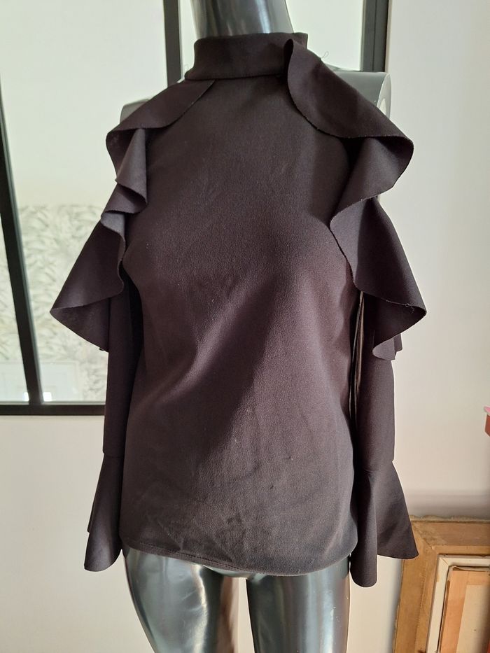 Blouse noir à volants 36
