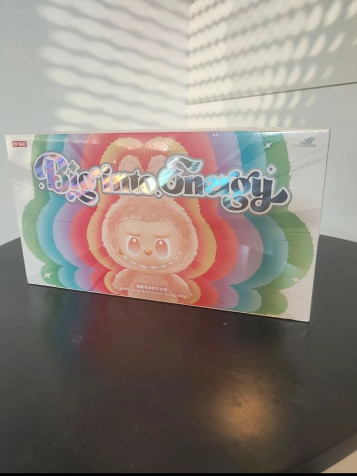 Display Labubu Big Into Energy scellé neuve