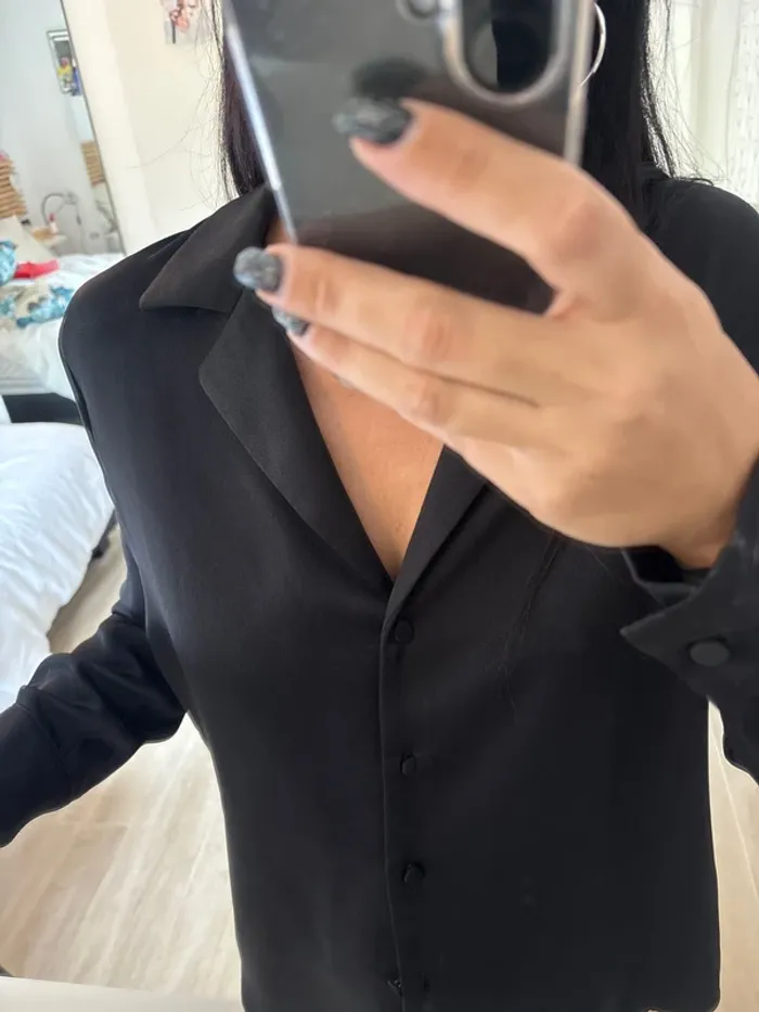 Chemise noire satin 42