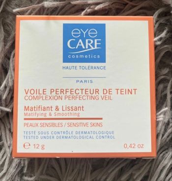 Eyecare Voile préfecture de teint matifiant & lissant de 12h