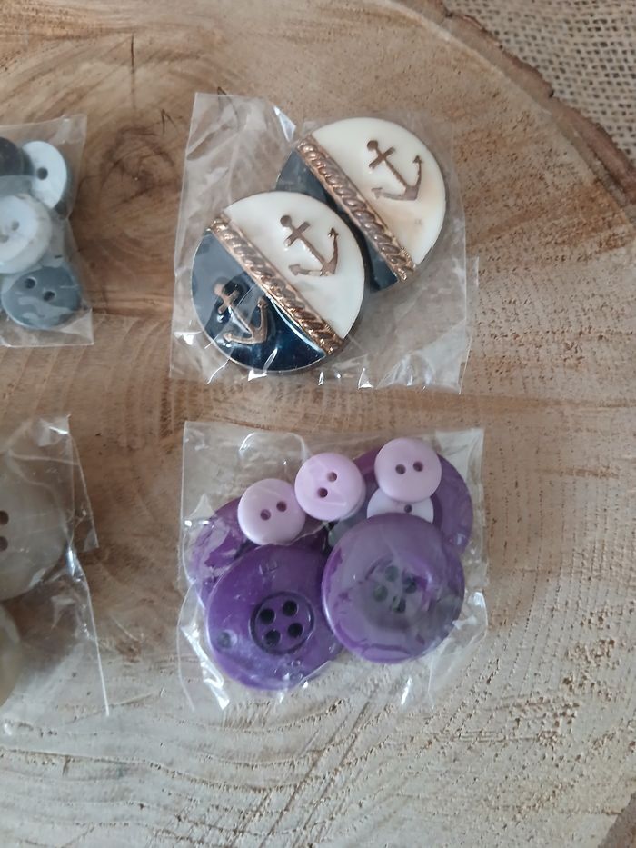 Lot de 4 sachets de boutons - photo numéro 3