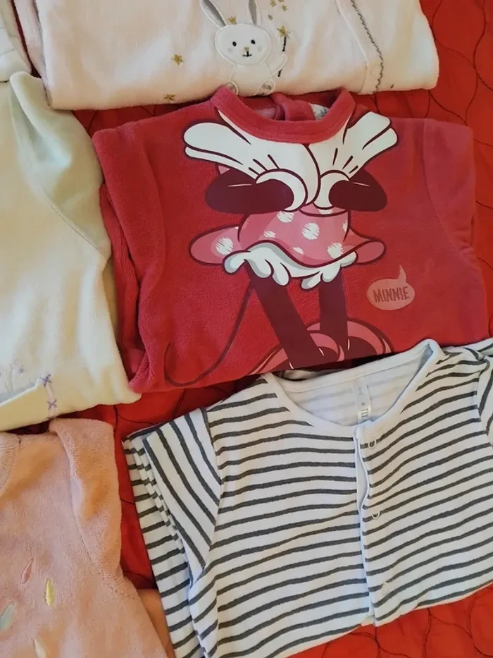 Pyjamas fille 6mois - photo numéro 9