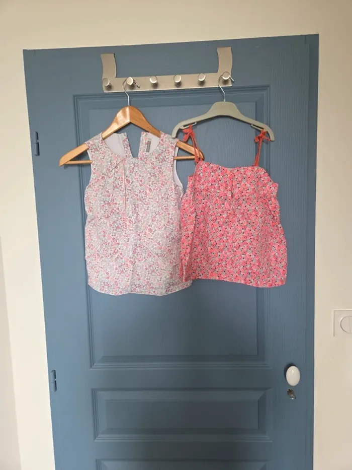 Lot de 2 très jolis hauts sergent major taille 8 ans