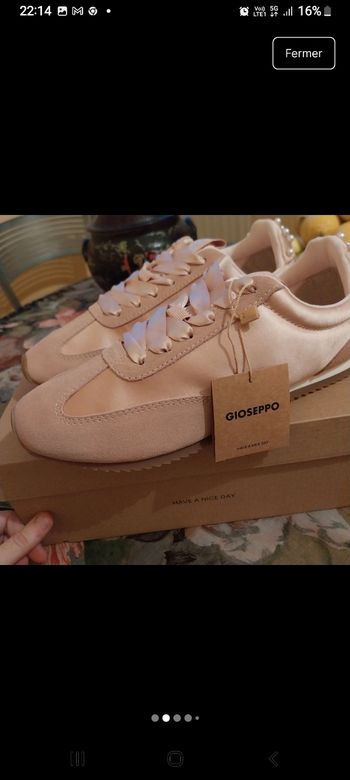 Baskets Giossepo jamais porté Pointure 39 acheter 64 euros