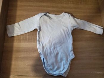 Lot de 4 bodies 6 mois