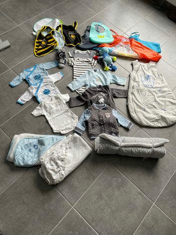Lots vêtements et accessoires1-3 mois