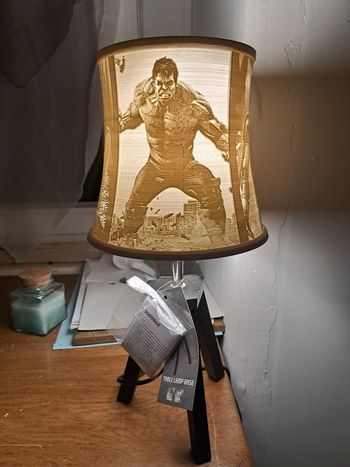 Lampe de chevet en lithophanie marvel