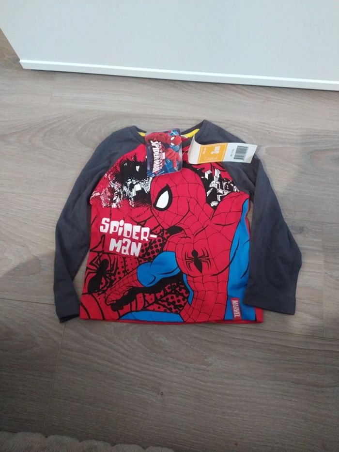 Tee shirt spiderman