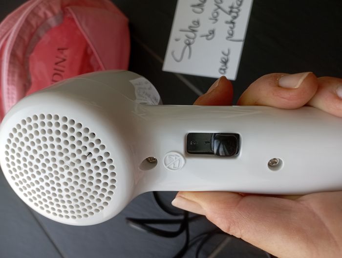 Sèche cheveux de voyage Neuf avec pochette - photo numéro 3