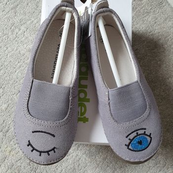 Ballerines cuir.  T 28