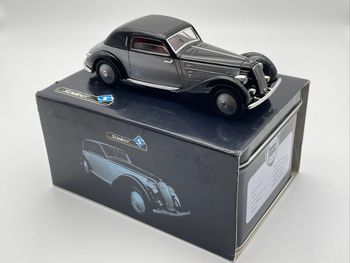Coffret  Lancia Astura  (1934) Série limitée 1/43  Solido