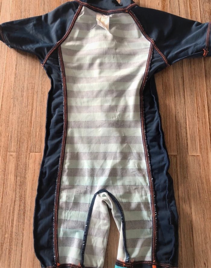 Combinaison de bain 18 mois - photo numéro 7