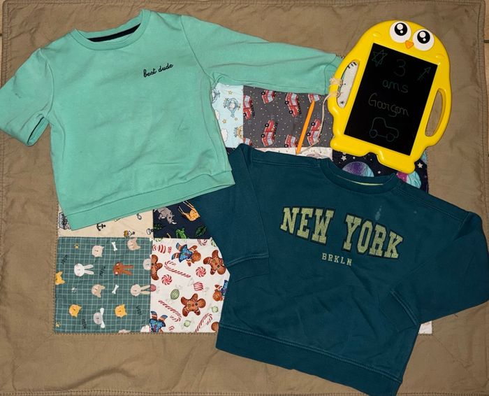 Lot de vêtements à défauts - T3ans - photo numéro 3