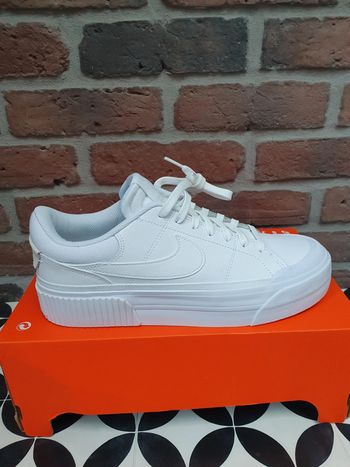 Nike Court Legacy Lift (42)