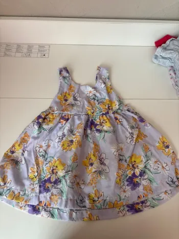 Robe violet en très bon état 2ans
