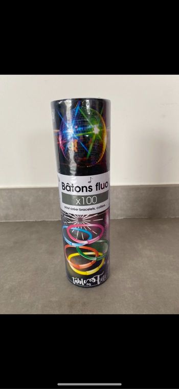100 bâtons / tubes fluo pour bracelet collier