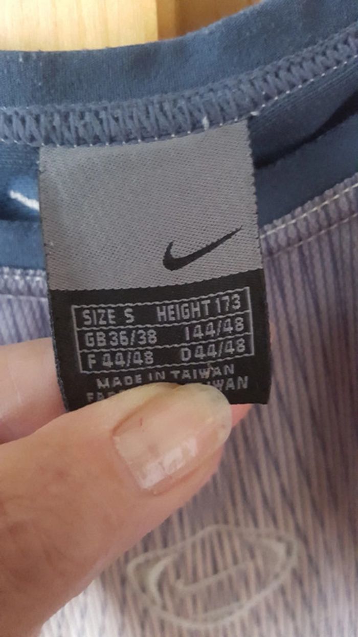 Tee-shirt taille S - photo numéro 2