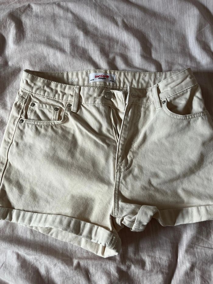 Short beige