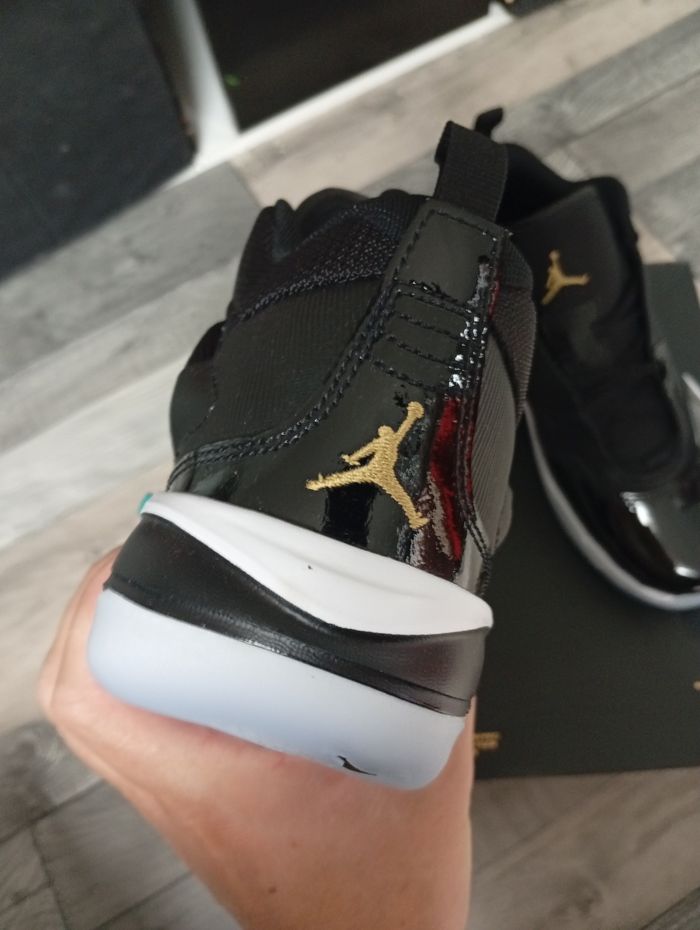 Basket air Jordan taille 38.5 - photo numéro 4