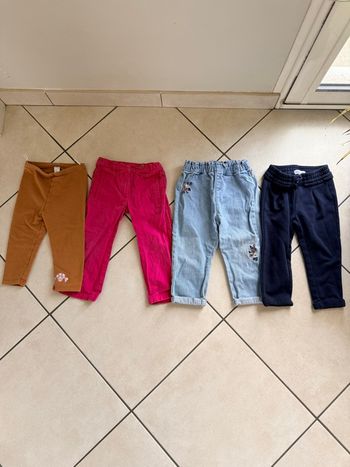 Lot pantalon petite fille 24 mois