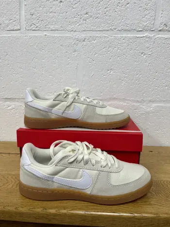 Basket Nike Field Général Neuve en 39