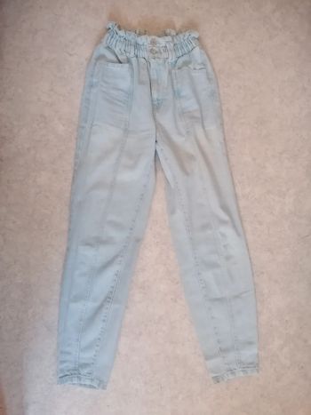 Jeans bleu ciel cintrée