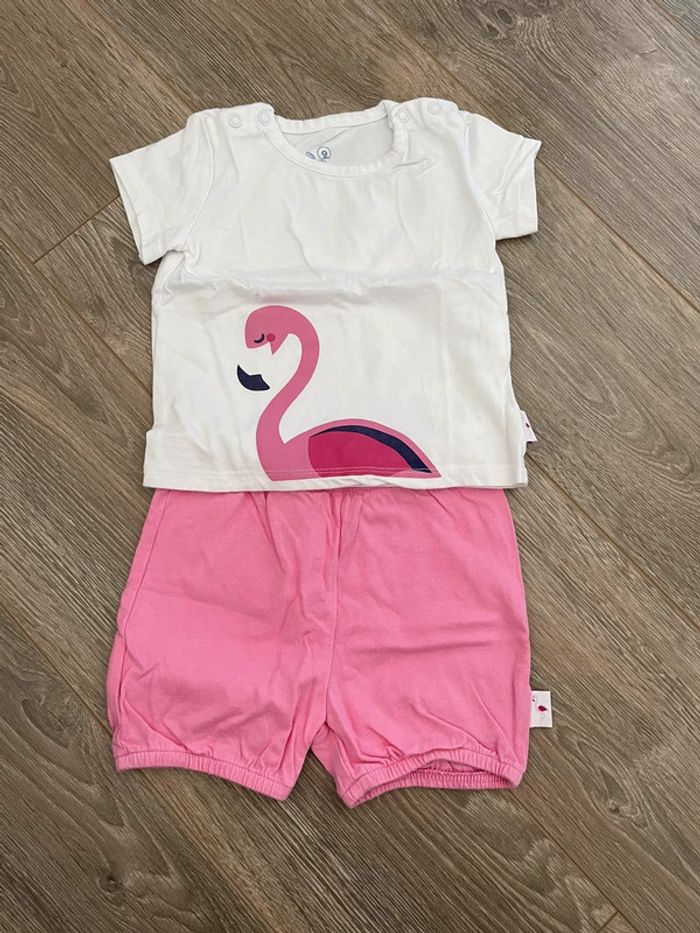 Ensemble short et tee shirt rose