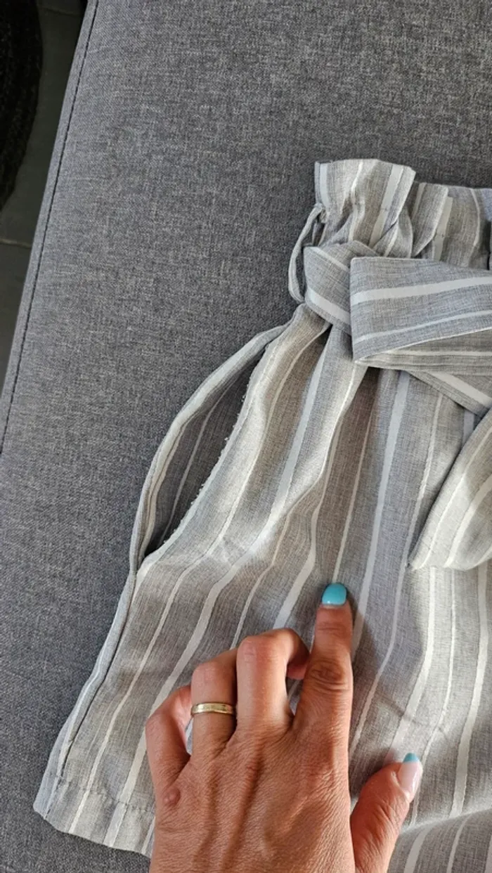 Short gris - photo numéro 2