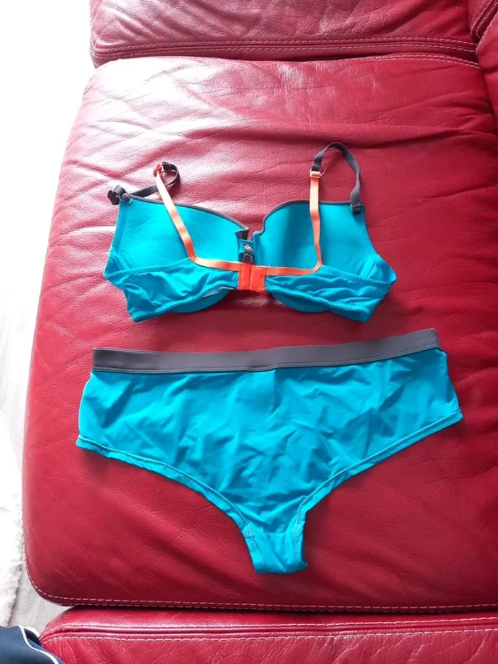 Maillot bain 2 pièces bleu - photo numéro 2