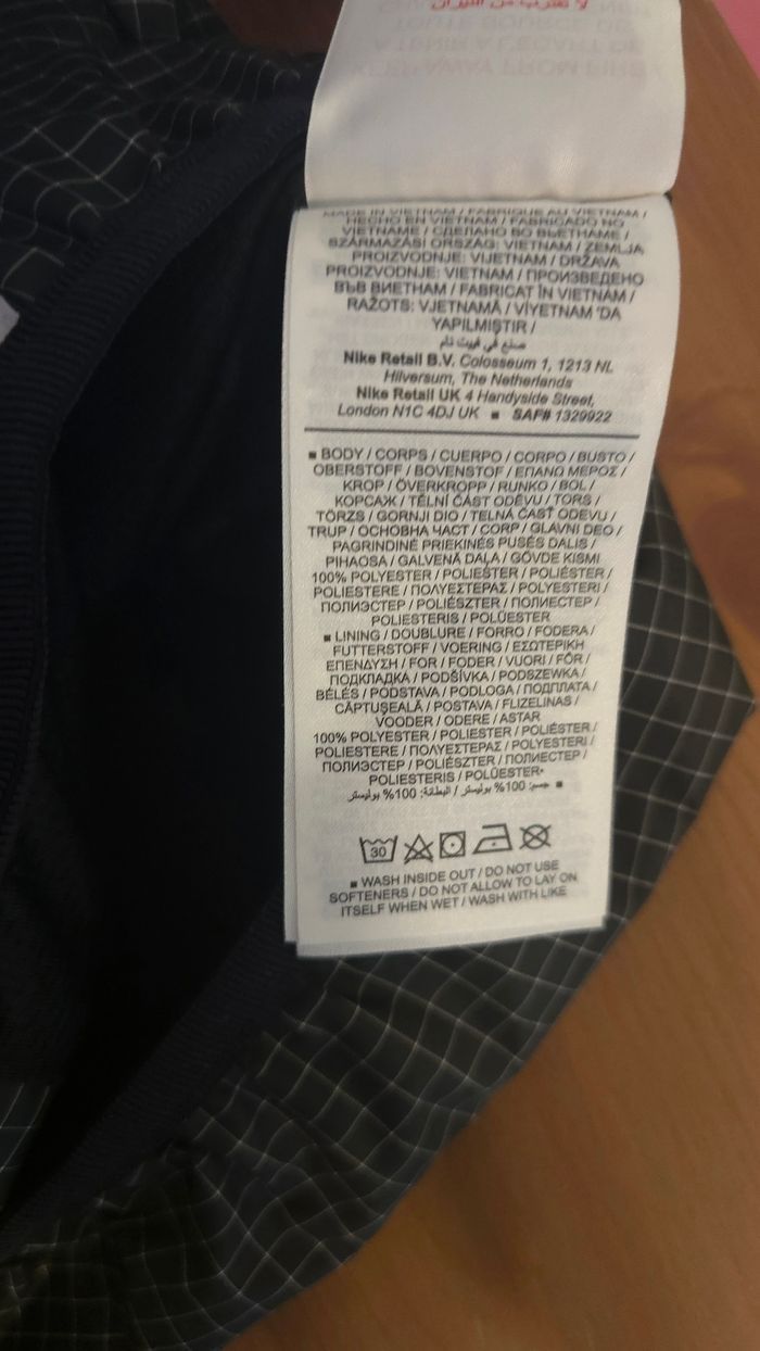 NEUF (non porté) 🏷🥰😍🤩 superbe coupe vent NIKE mixte taille 10 ans 🤩😍🥰 - photo numéro 9
