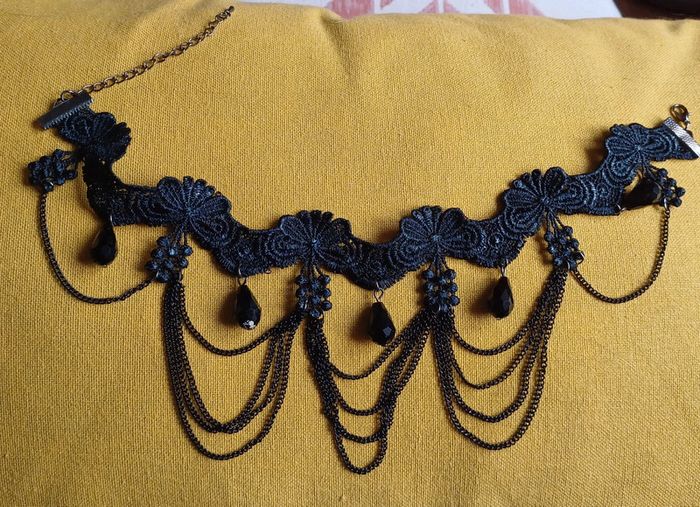 Collier ras de cou neuf noir vintage ou gothique dentelle et perles - photo numéro 2
