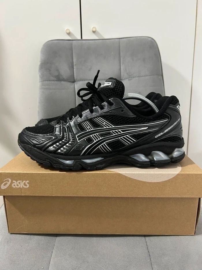 ASICS Gel Kayano 14 39.5