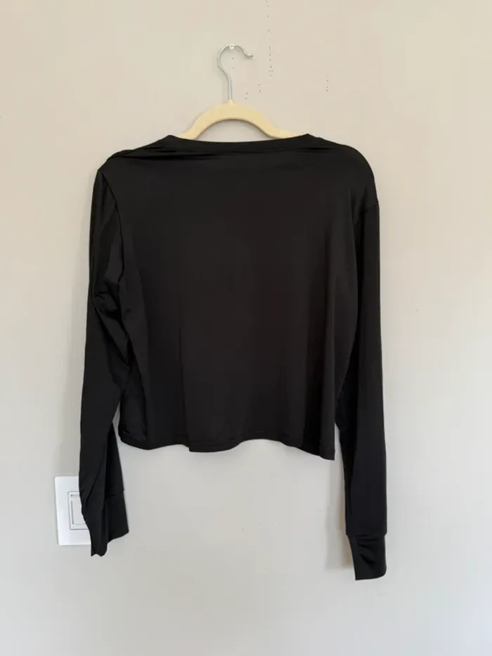 cropped black long sleeve top - photo numéro 2