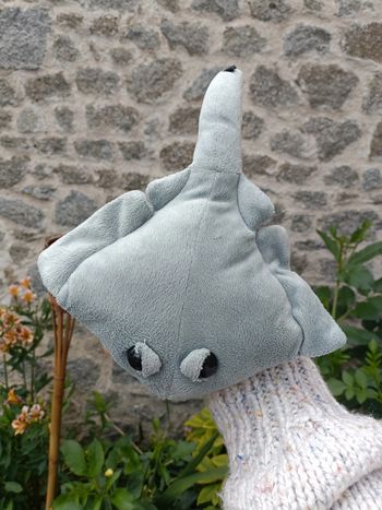 Peluche poisson raie aquarium