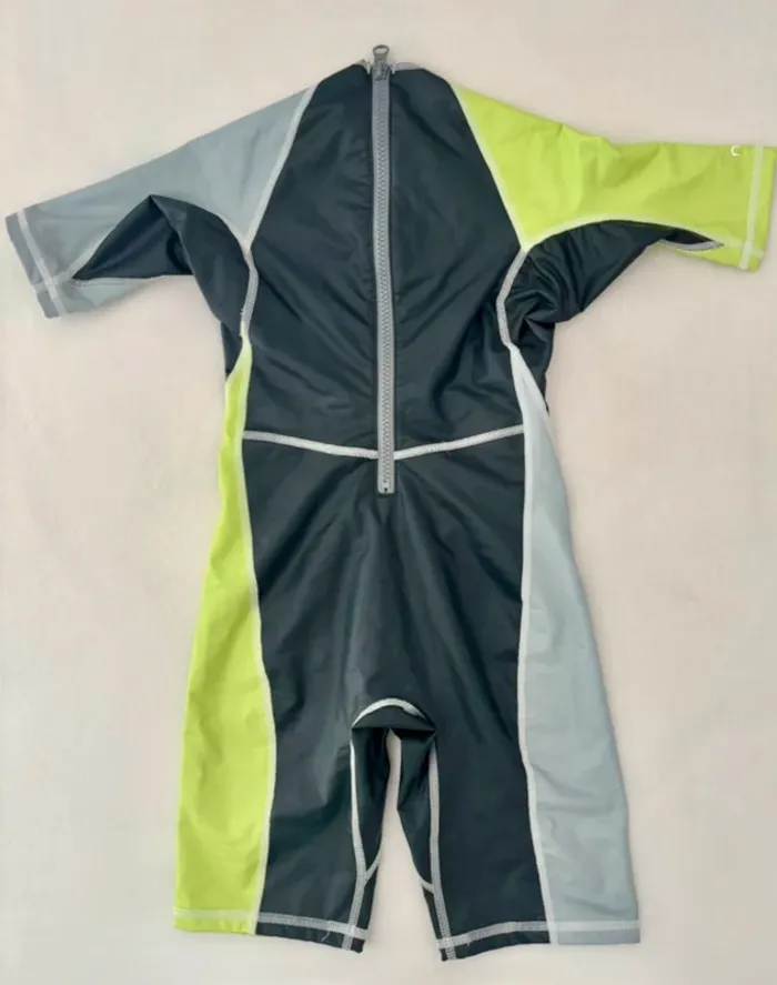 Combinaison anti uv neuve - photo numéro 2